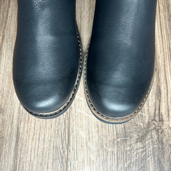 Muk Luk’s Luk-Ees Tall Black Boots | 10 - Picture 7 of 13